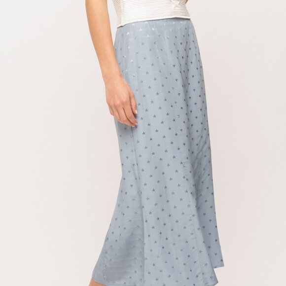 MYSTREE Star Jacquard Midi Skirt | Lightweight Satin Finish - Picture 5 of 8